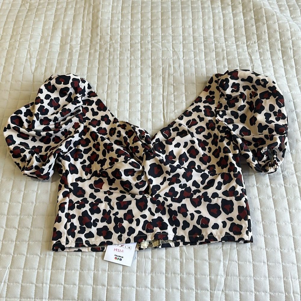 NEW Sweetheart Neckline Puffed Sleeves Animal Print Top Puff Sleeve Sz M